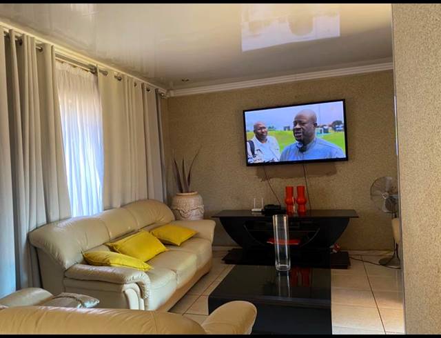 3 BEDROOM HOUSE FOR SALE IN MAHWELERENG